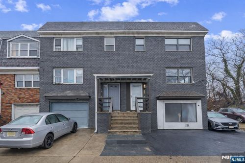 82 Garfield Ave, Jersey City, NJ, 07305-2455 | Card Image