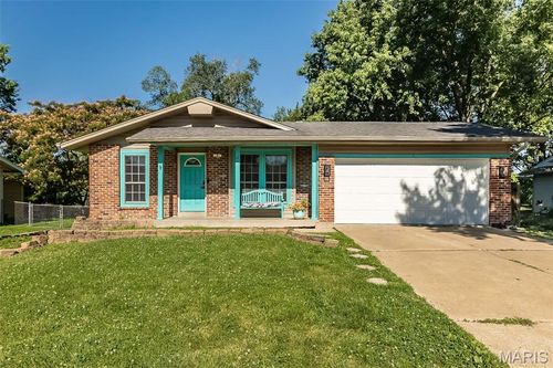 17 Oak Knoll Dr, Saint Peters, MO, 63376-3607 | Card Image