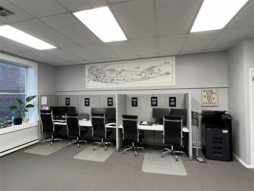 439 Main St, Islip, NY, 11751-3538 | Card Image