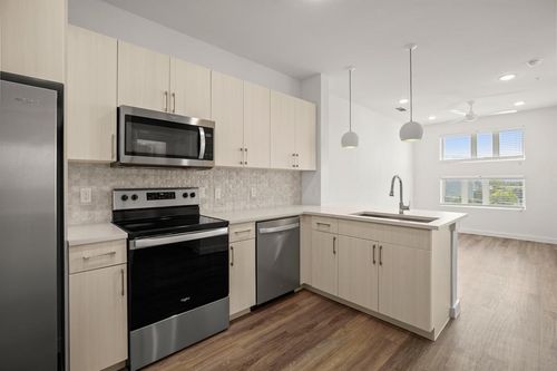 apt-205-6324 N Lamar Blvd, Austin, TX, 78752-4076 | Card Image