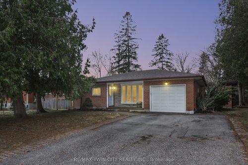 163 Pinegrove Cres, Waterloo, ON, N2L4T9 | Card Image