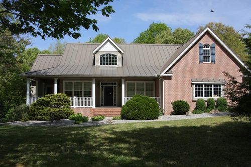 734 Ridgetop Dr, Jamestown, TN, 38556-2947 | Card Image