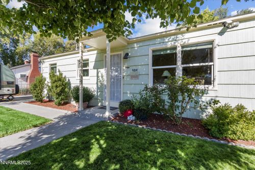 984 Bates Ave, Reno, NV, 89502-2621 | Card Image