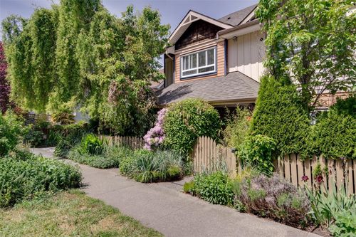 1-860 Princess Ave, Victoria, BC, V8T1K8 | Card Image