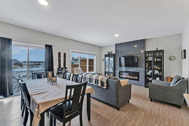 117 Legacy Glen Cir Se, House other with 3 bedrooms, 3 bathrooms and 4 parking in Calgary AB | Image 11