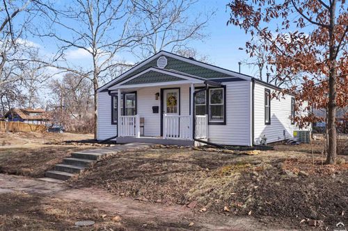 700 Missouri St, Lawrence, KS, 66044-2354 | Card Image