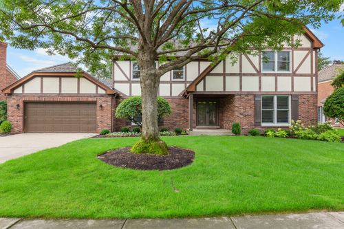 2335 Indian Ridge Dr, Glenview, IL, 60026-1027 | Card Image