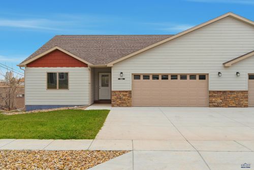 3053 Hoefer Ave, Rapid City, SD, 57701-7202 | Card Image