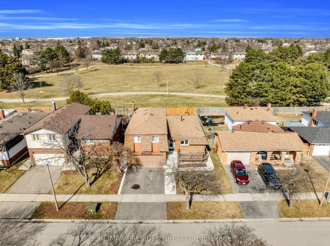 118 Charters Rd, House other with 5 bedrooms, 4 bathrooms and 2 parking in Brampton ON | Image 47