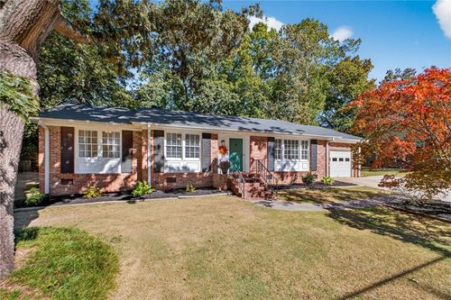 405 Brook Glenn Rd, Taylors, SC, 29687-2913 | Card Image