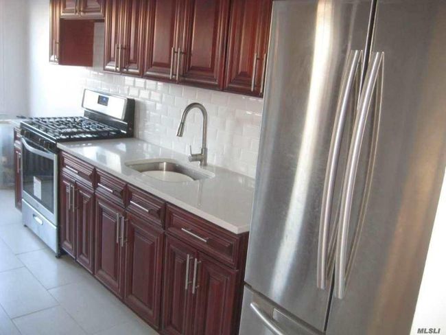 47 188 Th St, House other with 3 bedrooms, 2 bathrooms and null parking in Flushing NY | Image 7