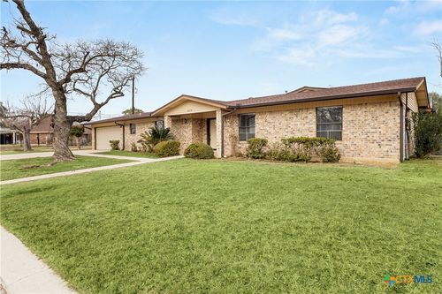610 Creek Dr, New Braunfels, TX, 78130-6106 | Card Image