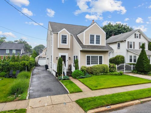 206 Brower Ave, Rockville Centre, NY, 11570-2603 | Card Image