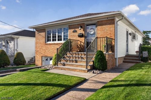 112 Lincoln Ave, North Arlington, NJ, 07031-4761 | Card Image