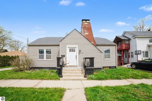 209 E Maple St, Mt Pleasant, MI, 48858-3145 | Card Image