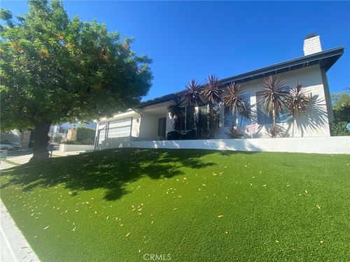 15672 Castlewoods Dr, Sherman Oaks, CA, 91403-4806 | Card Image
