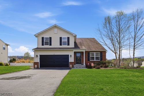 27 Lambert St, Washington, NJ, 07882-4168 | Card Image