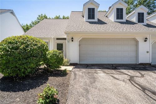 apt-a-5760 Emerald Ridge Pkwy, Solon, OH, 44139-1812 | Card Image