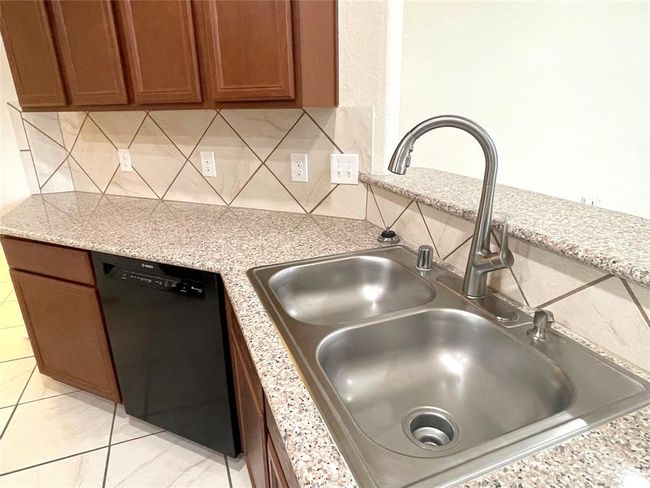Kitchen | Image 13
