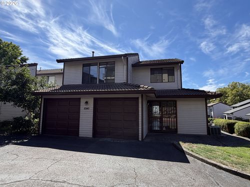 12143 Se 104th Ct, Happy Valley, OR, 97086-7939 | Card Image