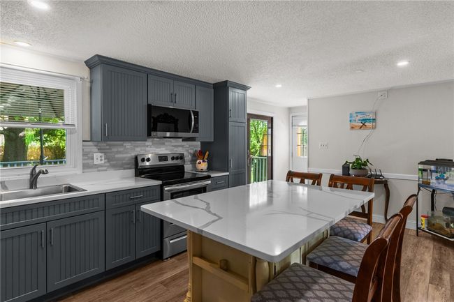 35 Sachem Rd, House other with 3 bedrooms, 1 bathrooms and 2 parking in Riverside RI | Image 11