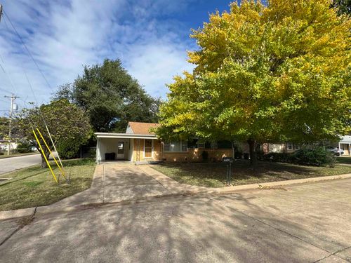 1902 Booth St, Winfield, KS, 67156-4726 | Card Image