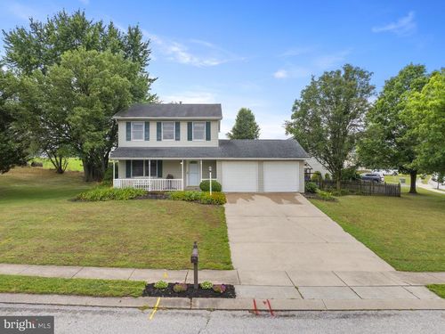 2904 Village Square Dr, Dover, PA, 17315-4577 | Card Image