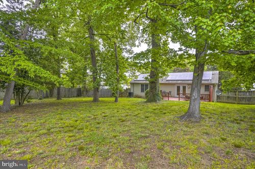 8933 Hobart St, SPRINGDALE, MD, 20774-2552 | Card Image