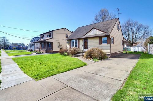 27 Joseph St, Moonachie, NJ, 07074-1014 | Card Image