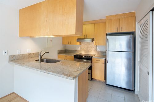 31v-493 Mananai Pl, Honolulu, HI, 96818-1874 | Card Image