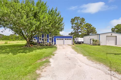 275 Commerce Ln, Highlands, TX, 77562-5415 | Card Image