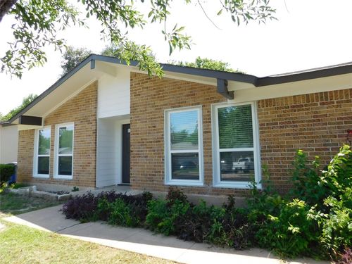 10100 Woodglen Dr, Austin, TX, 78753-4438 | Card Image