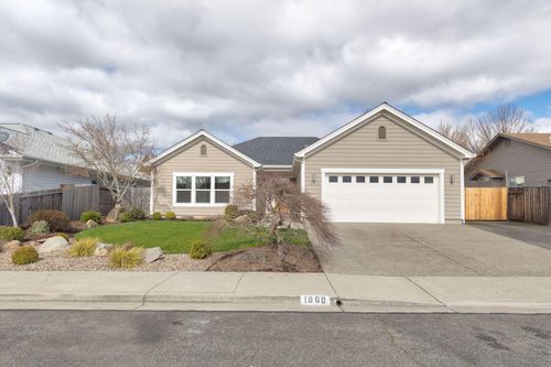 1868 Sw Abilene Way, Grants Pass, OR, 97526 | Card Image