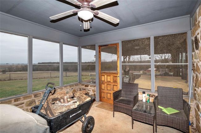 Screened in patio | Image 30