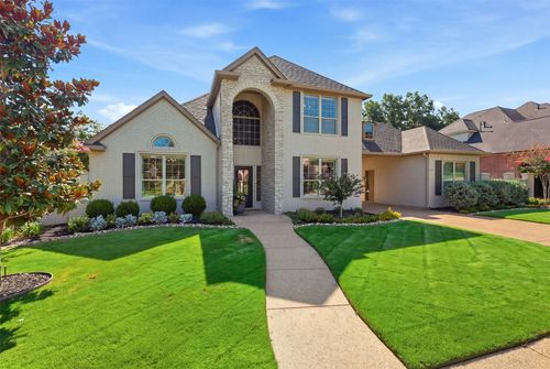 208 Skyline Dr, Trophy Club, TX, 76262-5625 | Card Image