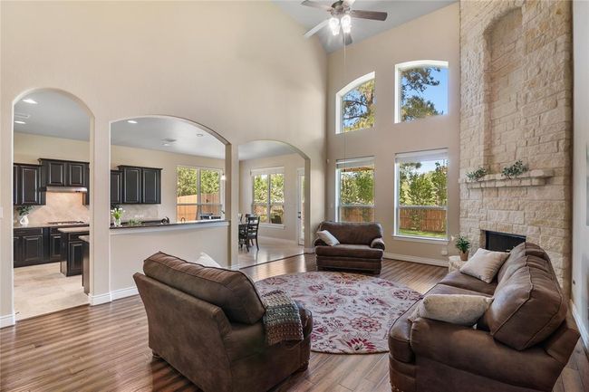 This open floorplan is steeped in artistic details makes entertaining a true delight. | Image 15