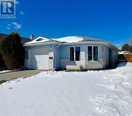 414 Third St E, Fort Frances, ON, P9A1R3 | Card Image