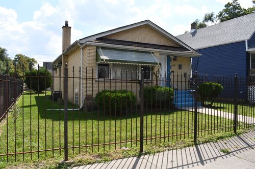 1935 W 71st St, Chicago, IL, 60636-3750 | Card Image
