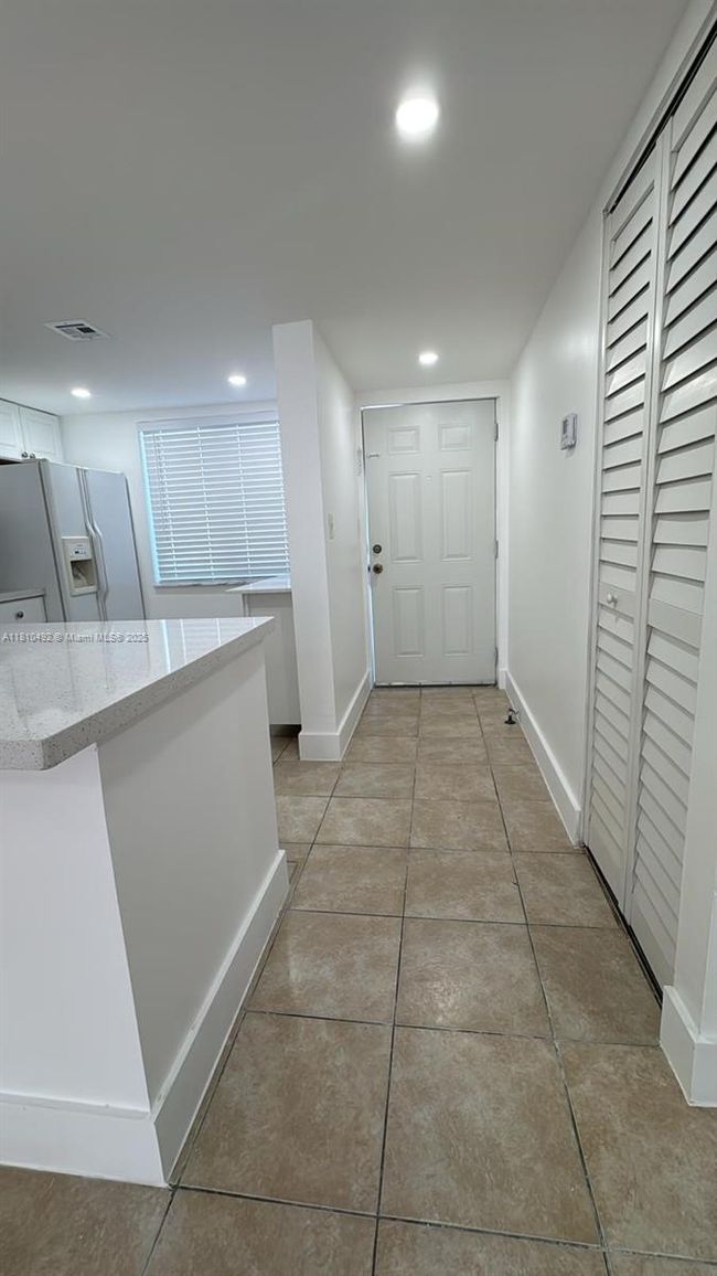 APT-507 - 8610 N Sherman Cir, Condo with 2 bedrooms, 2 bathrooms and null parking in Miramar FL | Image 11