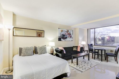 apt-546-1111 Arlington Blvd, ARLINGTON, VA, 22209-3220 | Card Image