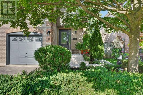 12 Lancaster Crt, Keswick, ON, L4P4A1 | Card Image
