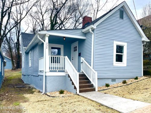 224 Leonard Pl, Knoxville, TN, 37917-5717 | Card Image
