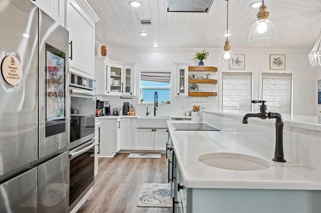 1981 Avenue I, House other with 4 bedrooms, 2 bathrooms and null parking in Crystal Beach TX | Image 9