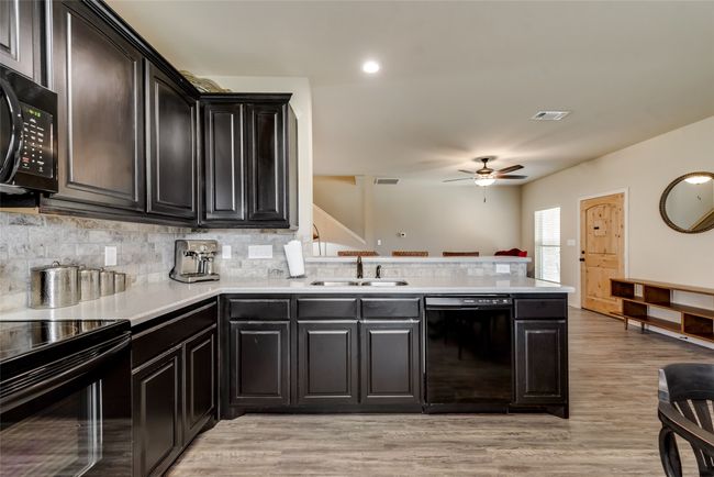 906 Chaparral Trl, Home with 3 bedrooms, 3 bathrooms and null parking in Midlothian TX | Image 15