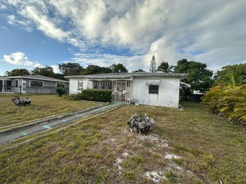 521 Nw 189th Ter, Miami Gardens, FL, 33169-3958 | Card Image