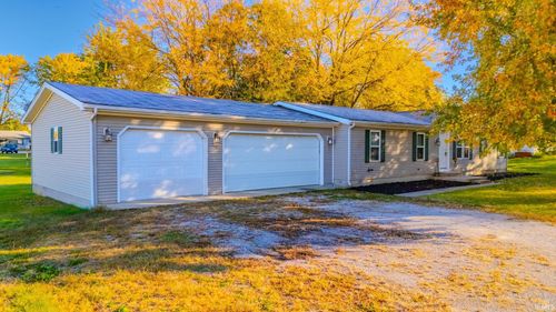 705 E Third St, Fairmount, IN, 46928-1222 | Card Image