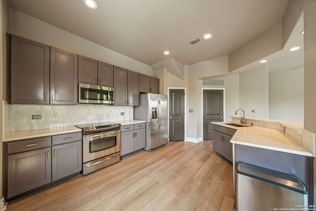 APT-310 - 215 Center St, Condo with 3 bedrooms, 3 bathrooms and null parking in San Antonio TX | Image 9
