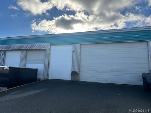 303-1779 Sean Hts, Saanichton, BC, V8M1X6 | Card Image