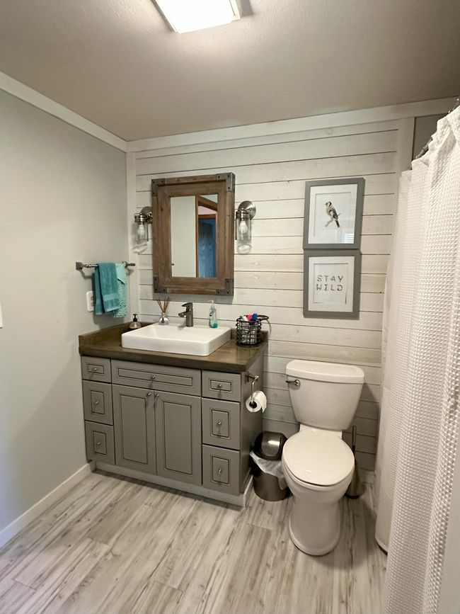 Full bath on the main floor. | Image 25