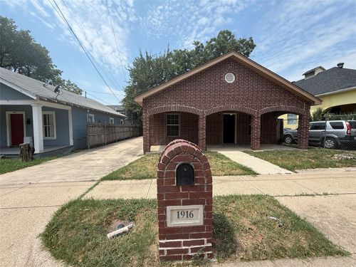1916 Grainger St, Fort Worth, TX, 76110-1512 | Card Image